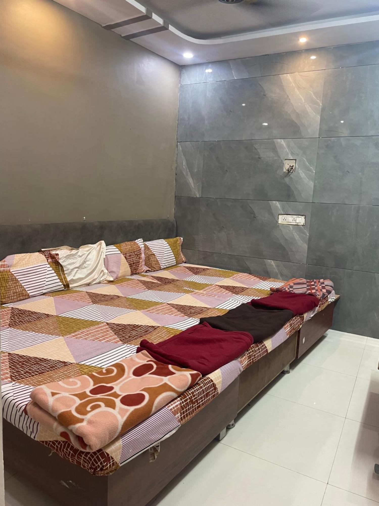 Satguru Guest House Ujjain Exterior foto